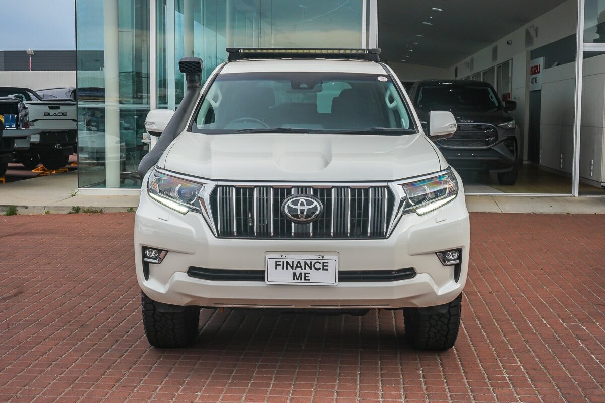 Toyota Landcruiser Prado image 3