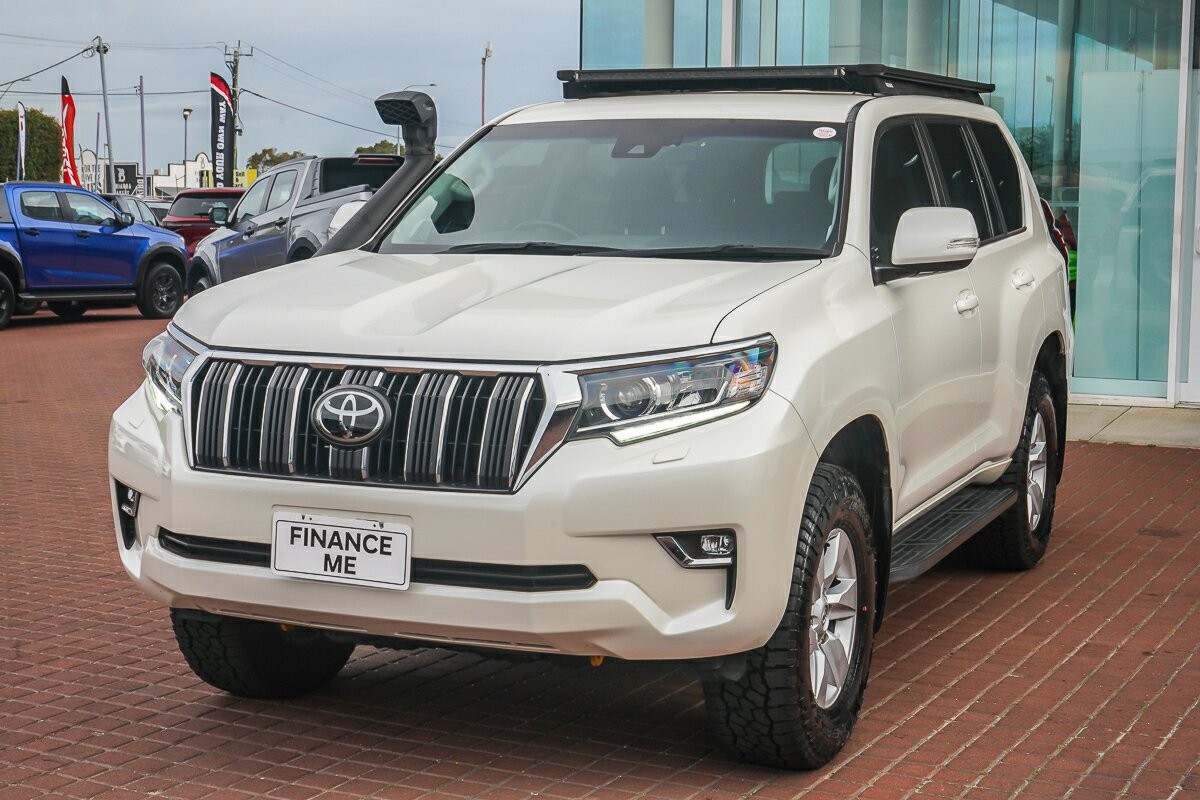 Toyota Landcruiser Prado image 4