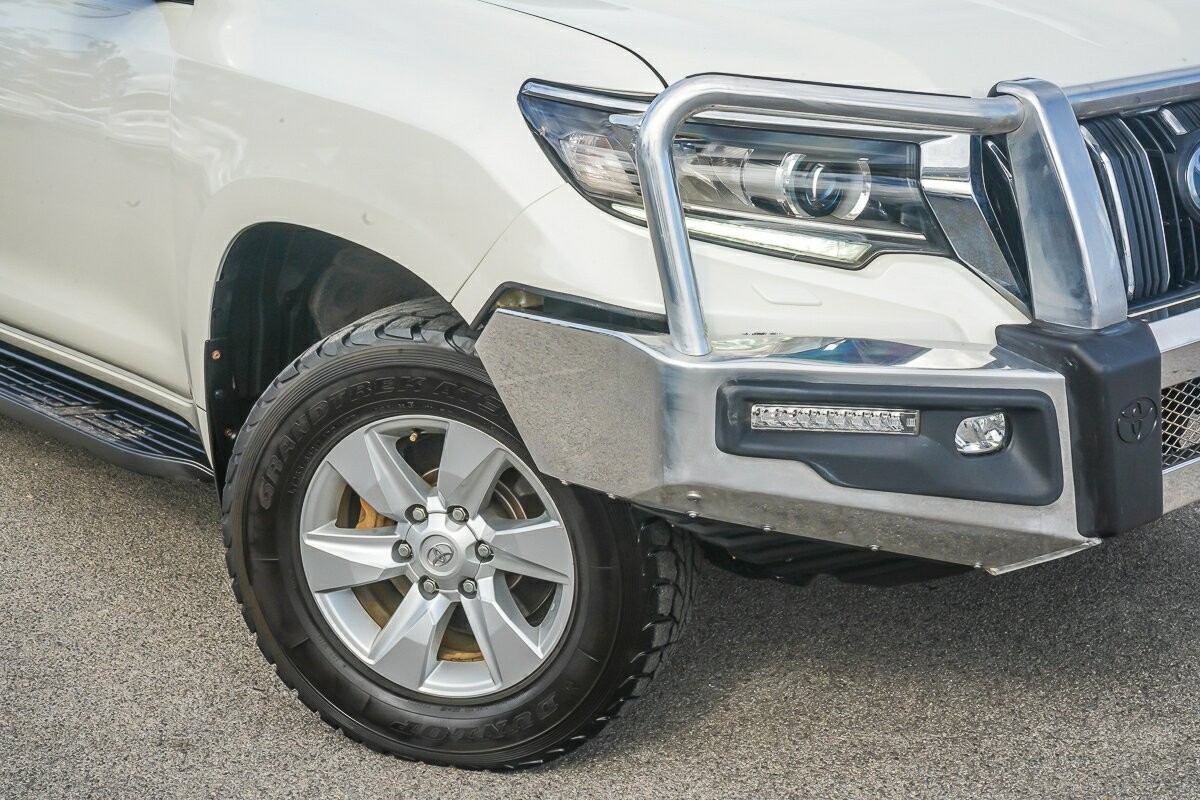 Toyota Landcruiser Prado image 2