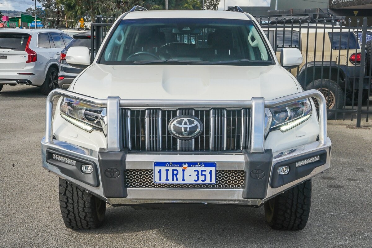 Toyota Landcruiser Prado image 3