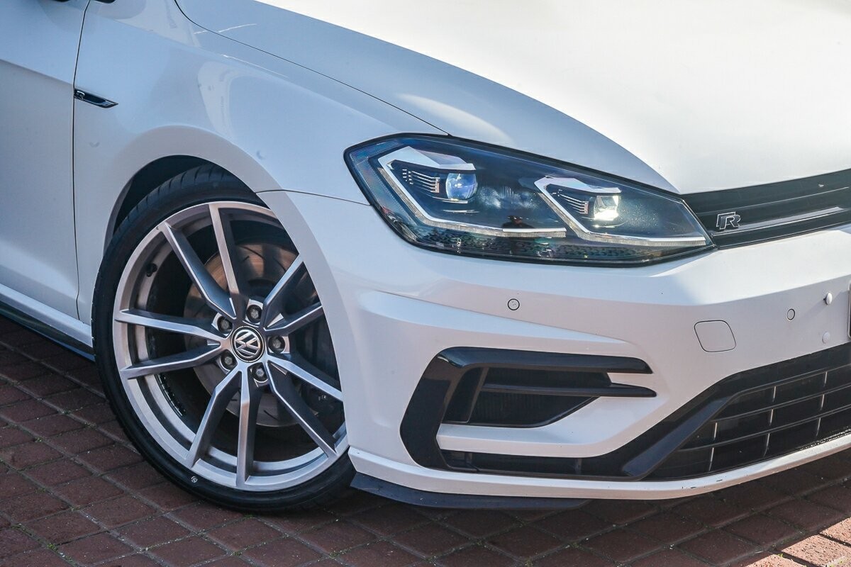 Volkswagen Golf image 2