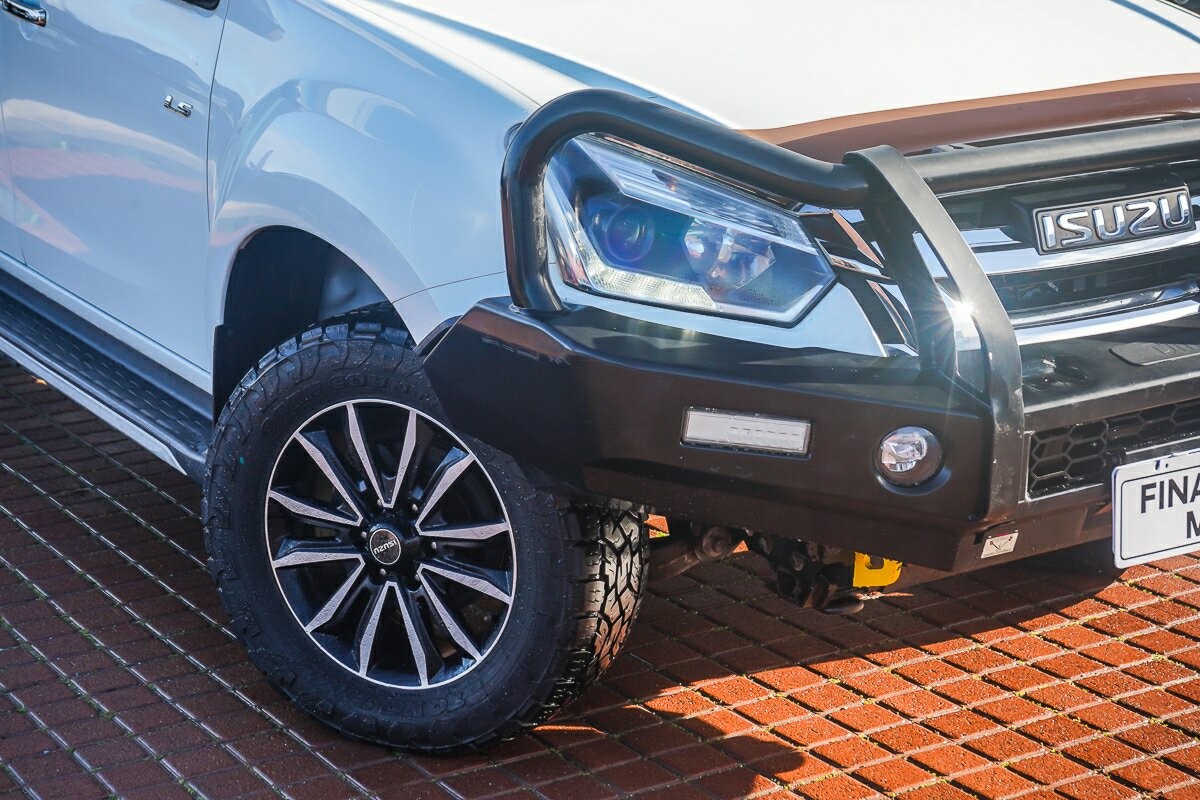 Isuzu D-max image 2