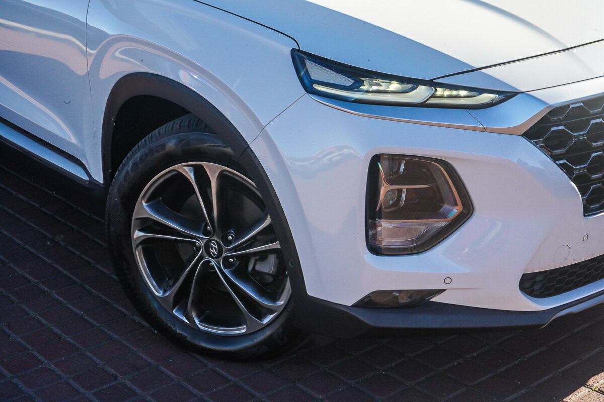 Hyundai Santa Fe image 2