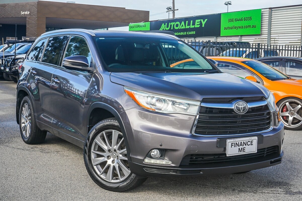 Toyota Kluger image 1