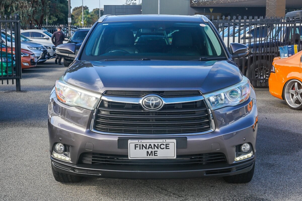 Toyota Kluger image 3