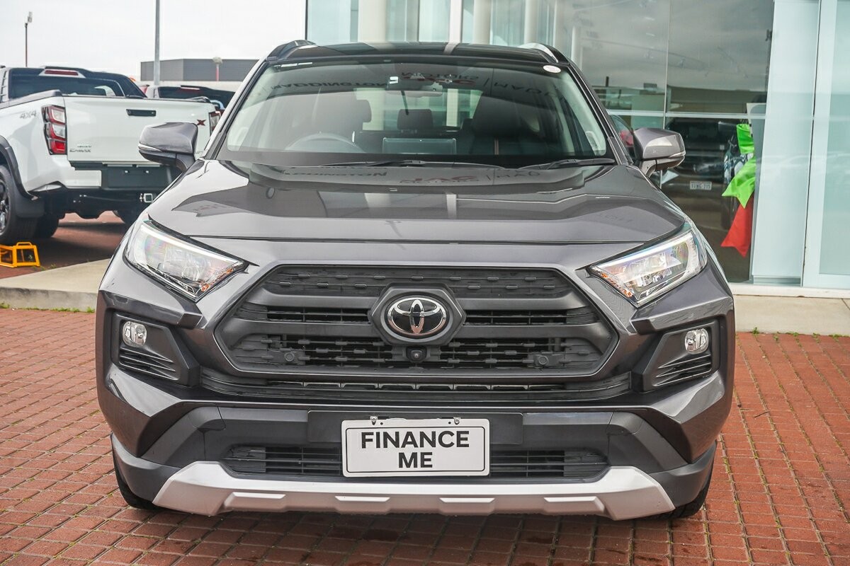 Toyota Rav4 image 3