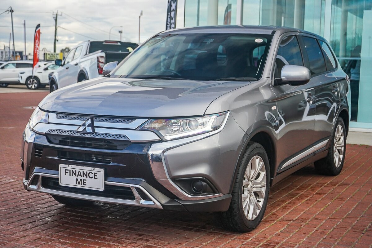 Mitsubishi Outlander image 4