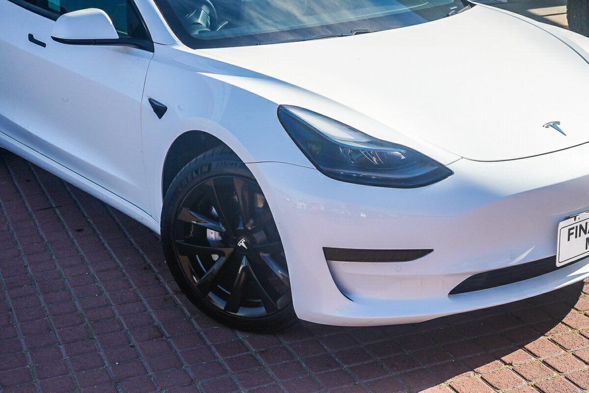 Tesla Model 3 image 2