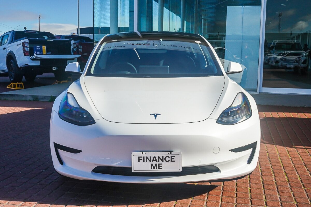 Tesla Model 3 image 3