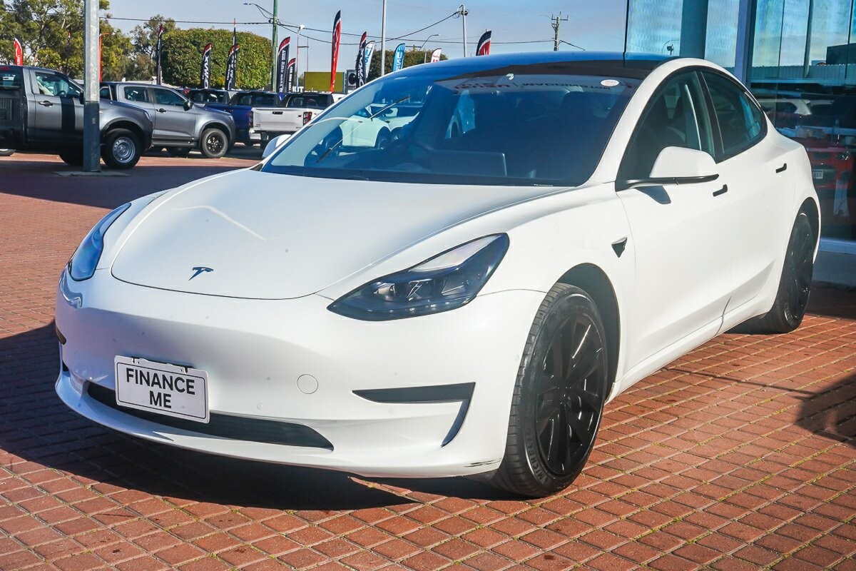 Tesla Model 3 image 4