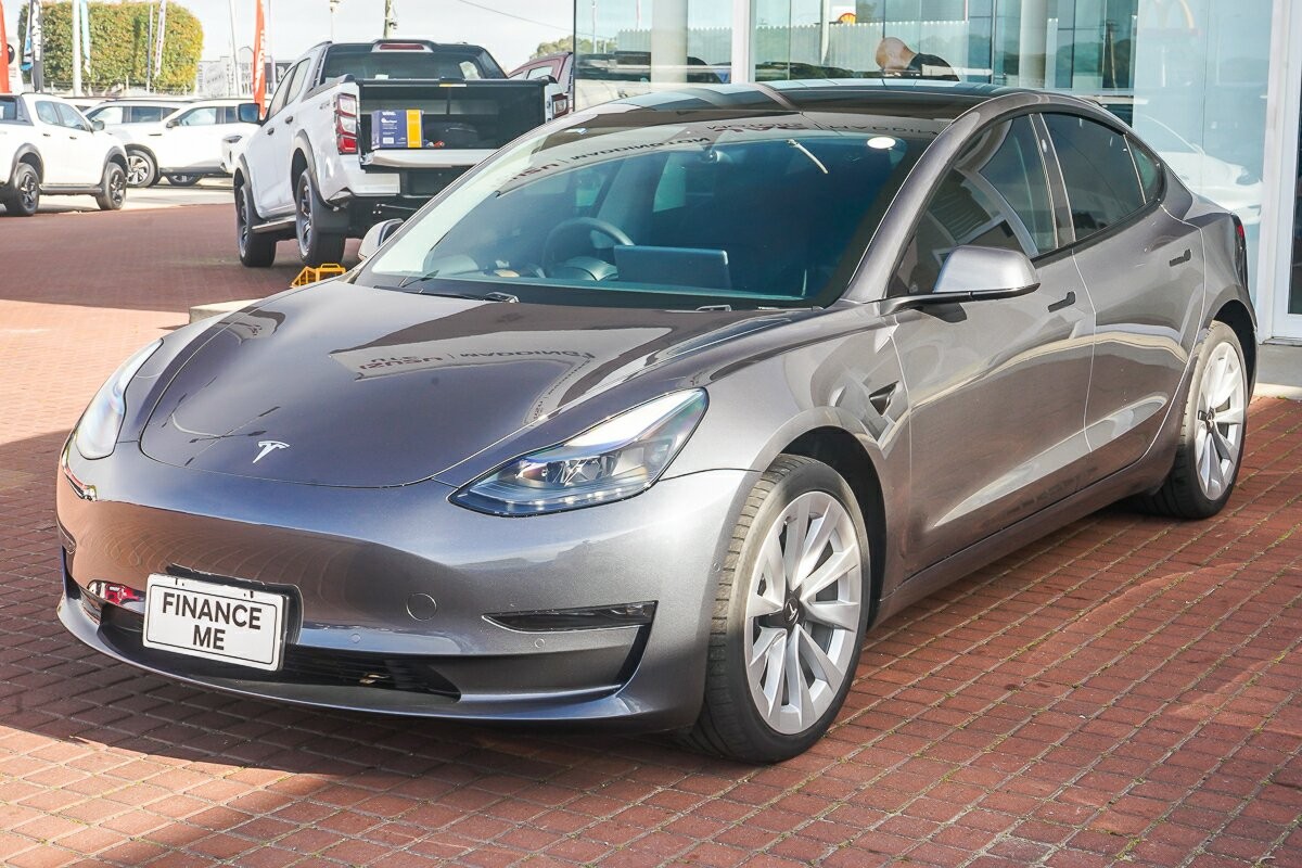 Tesla Model 3 image 4