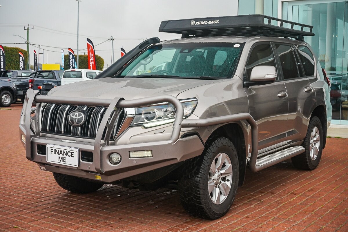 Toyota Landcruiser Prado image 4