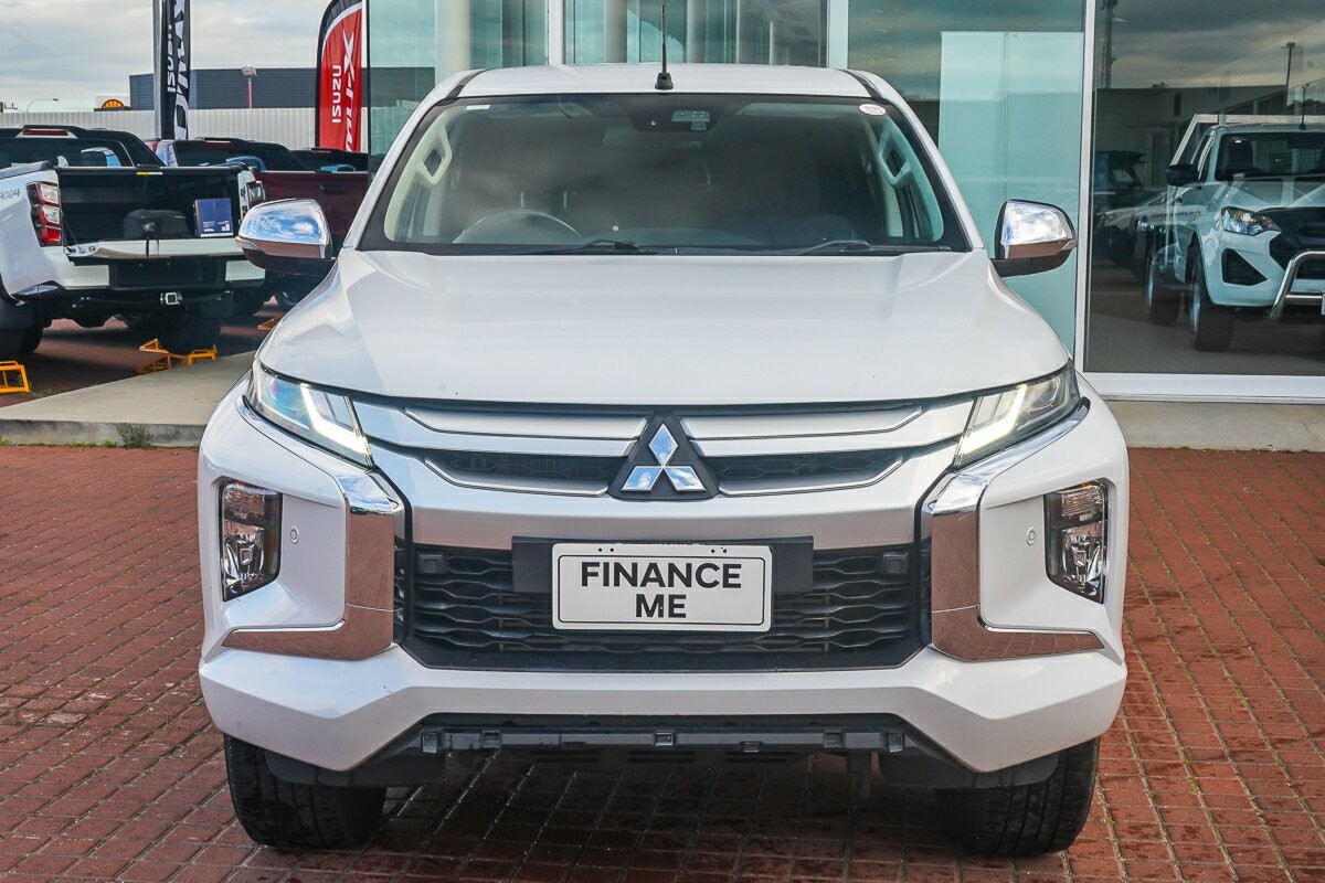 Mitsubishi Triton image 3