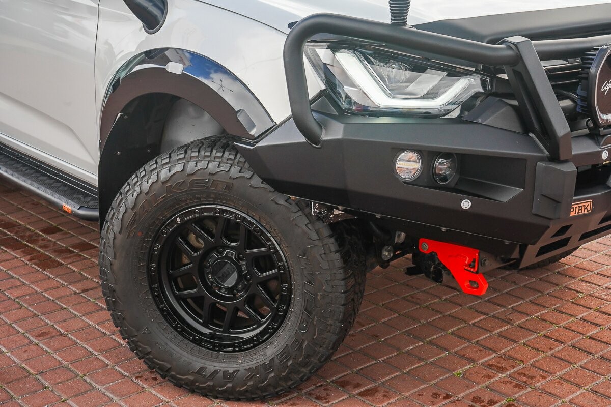 Isuzu D-max image 2