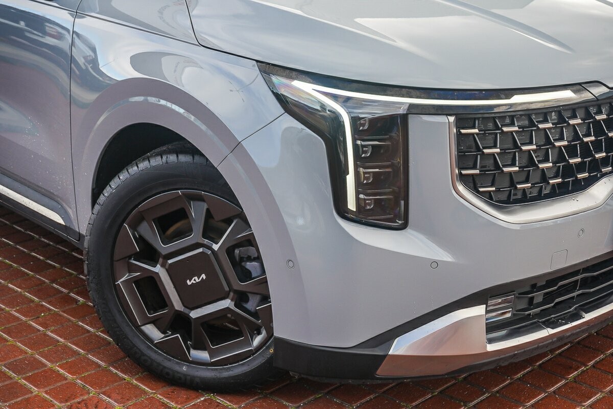 Kia Carnival image 2