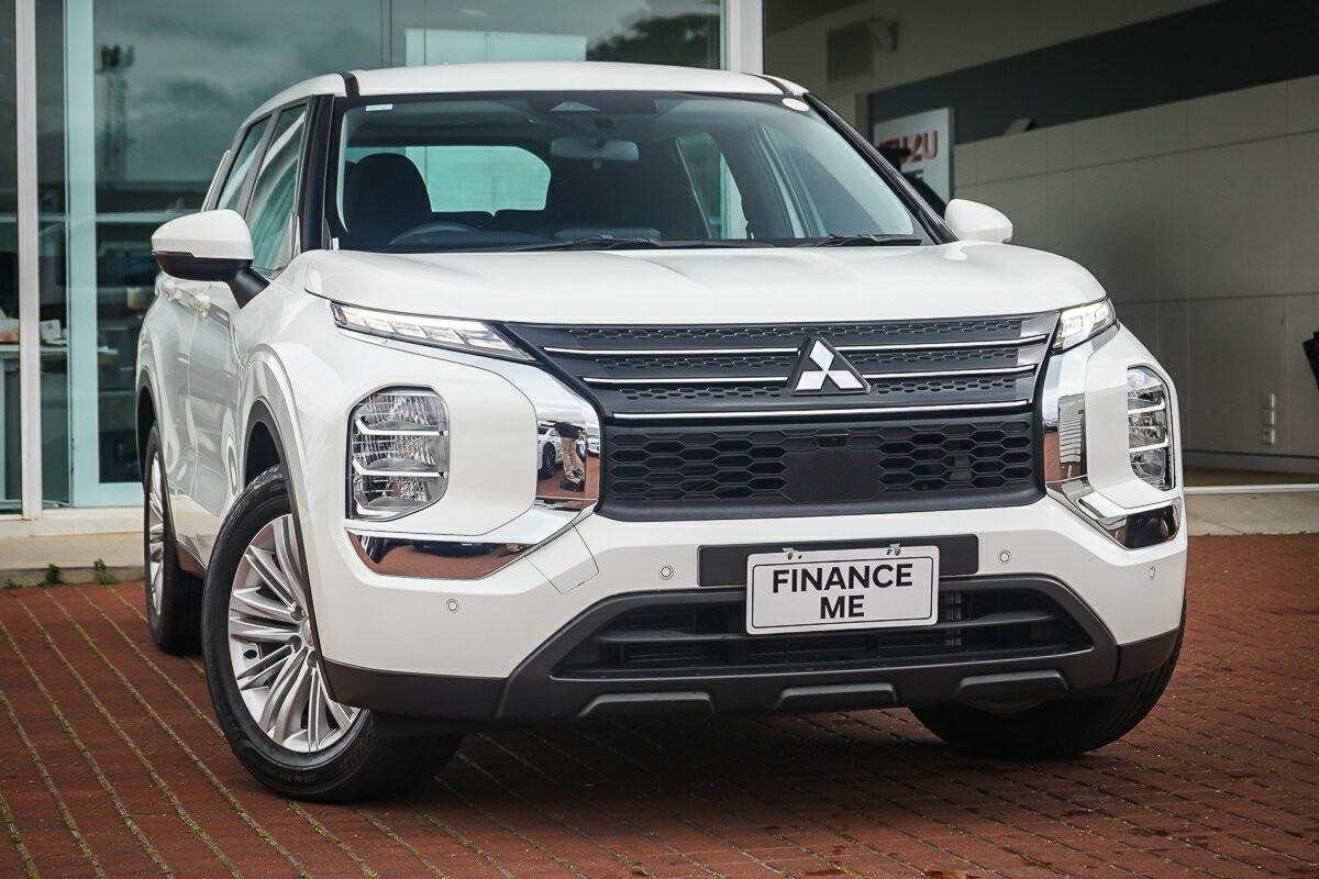 Mitsubishi Outlander image 1