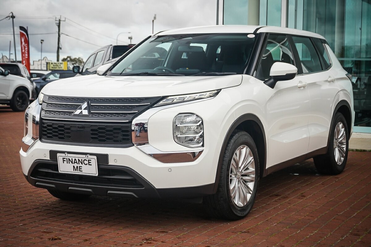 Mitsubishi Outlander image 4