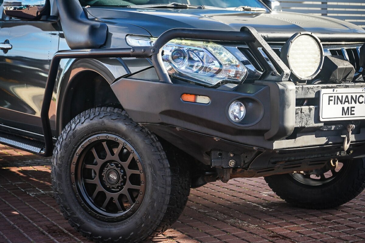 Mitsubishi Triton image 2