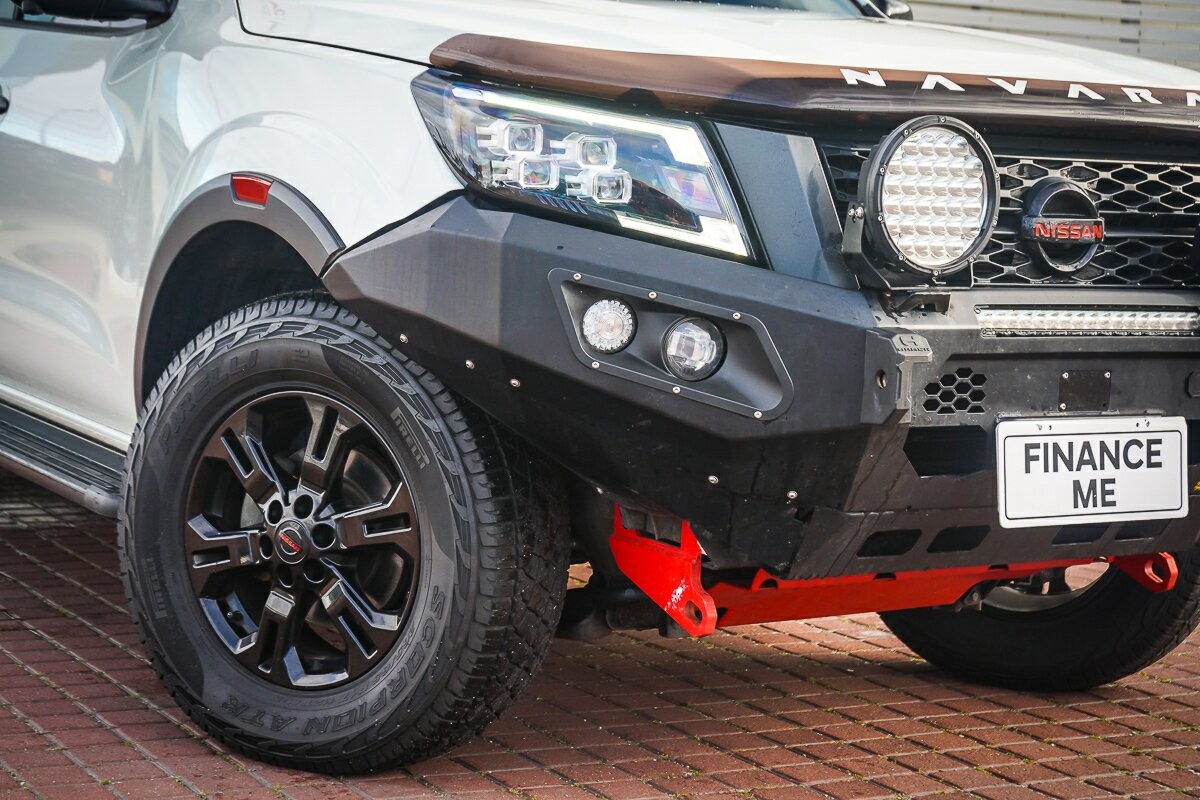 Nissan Navara image 2