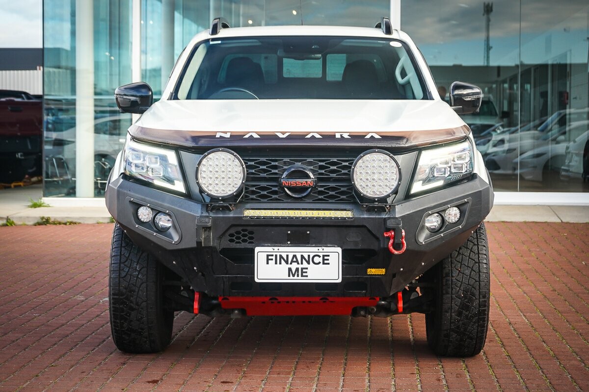 Nissan Navara image 3