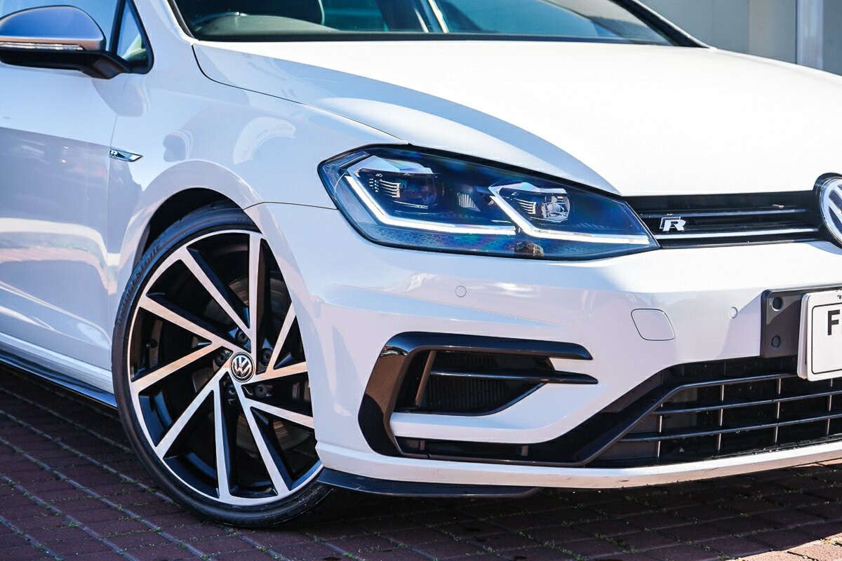 Volkswagen Golf image 2