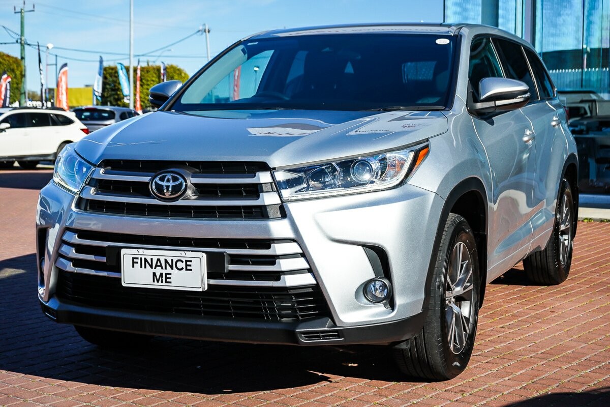 Toyota Kluger image 4