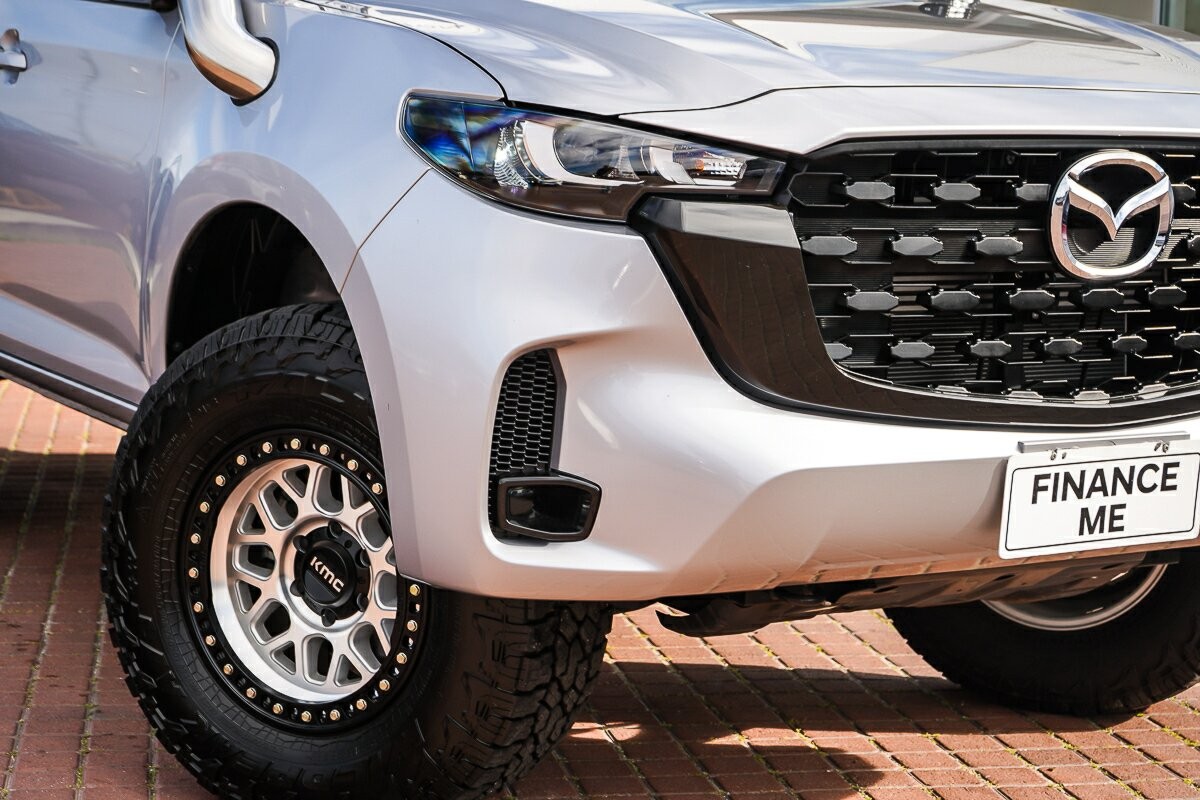 Mazda Bt-50 image 2