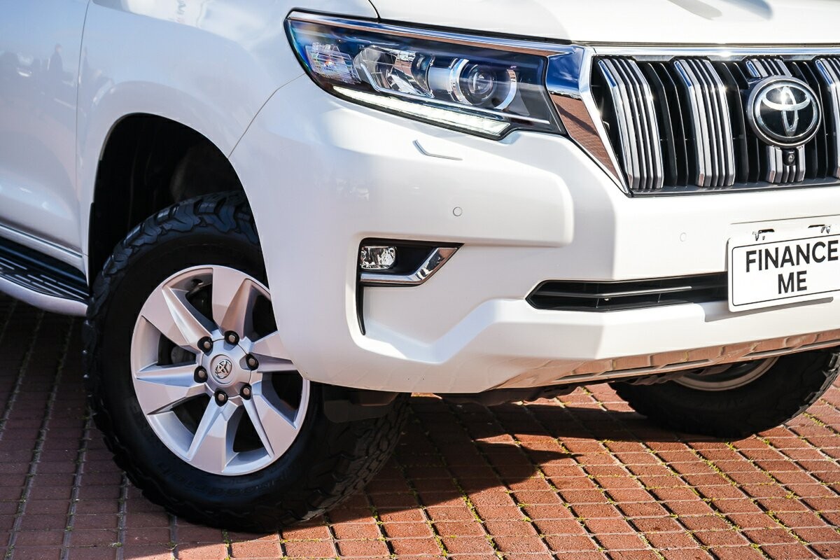 Toyota Landcruiser Prado image 2