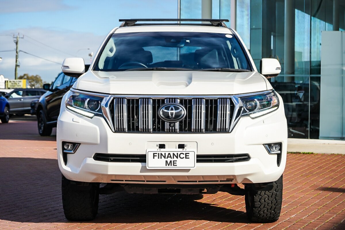 Toyota Landcruiser Prado image 3