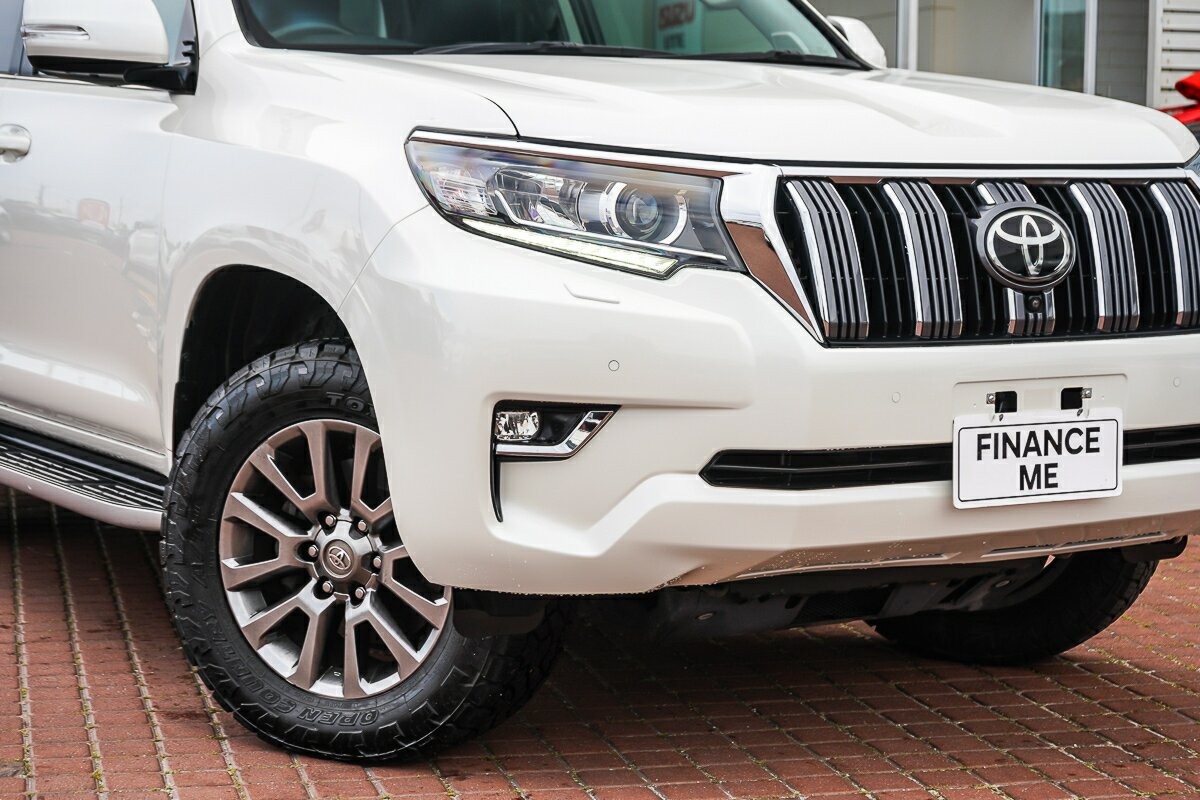 Toyota Landcruiser Prado image 2
