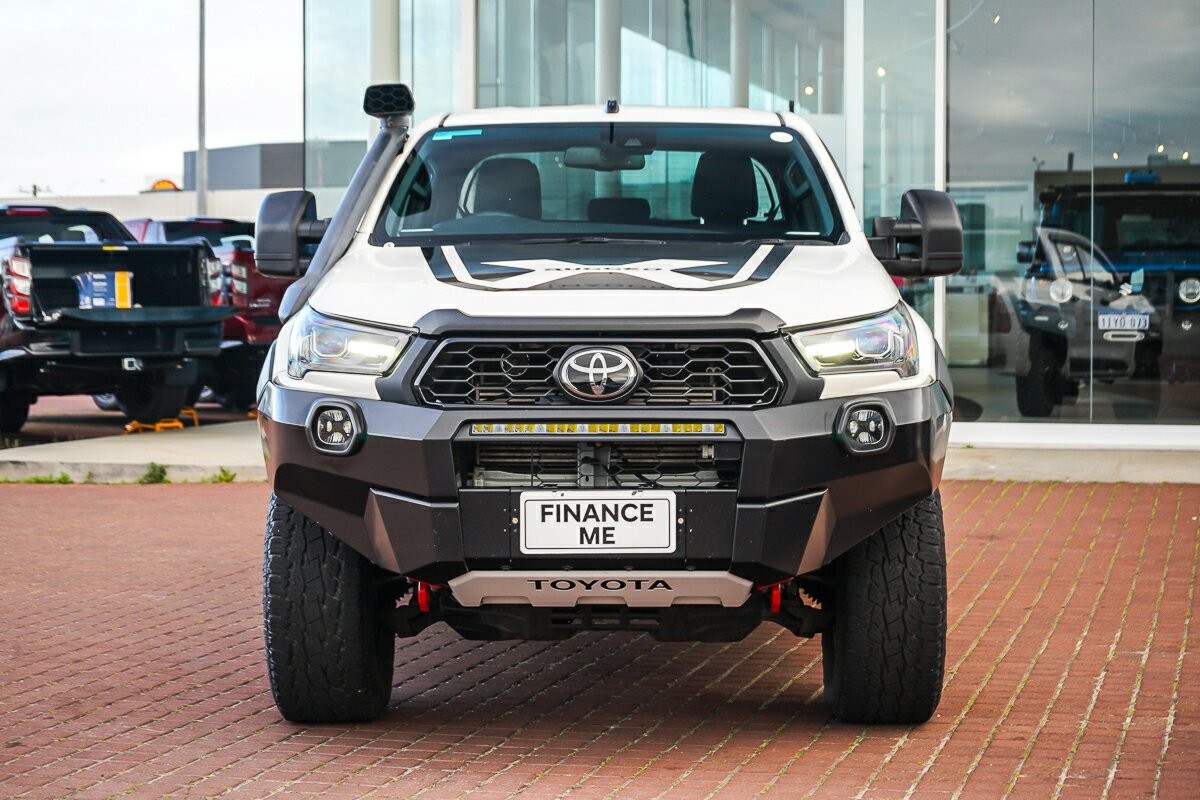 Toyota Hilux image 3