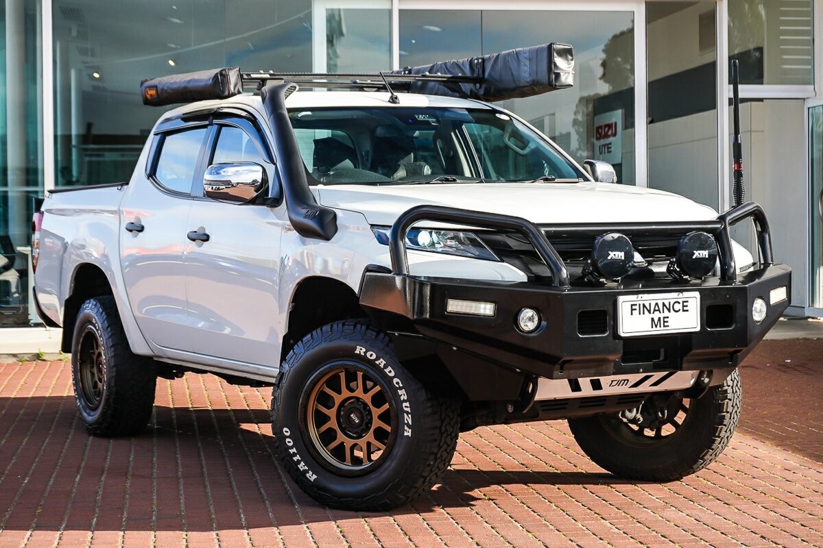 Mitsubishi Triton image 1