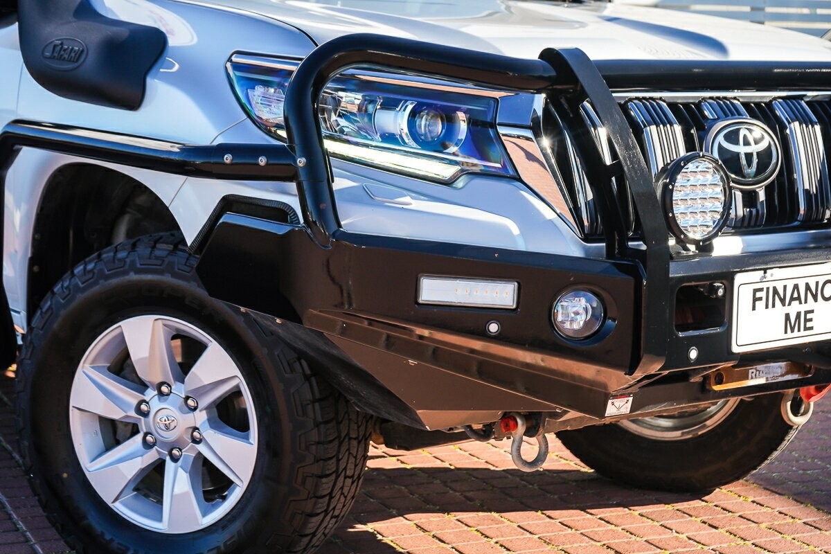 Toyota Landcruiser Prado image 2