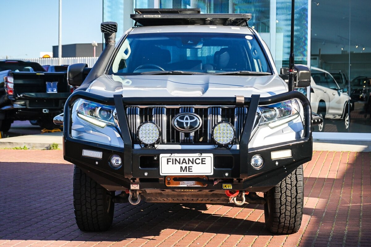 Toyota Landcruiser Prado image 3
