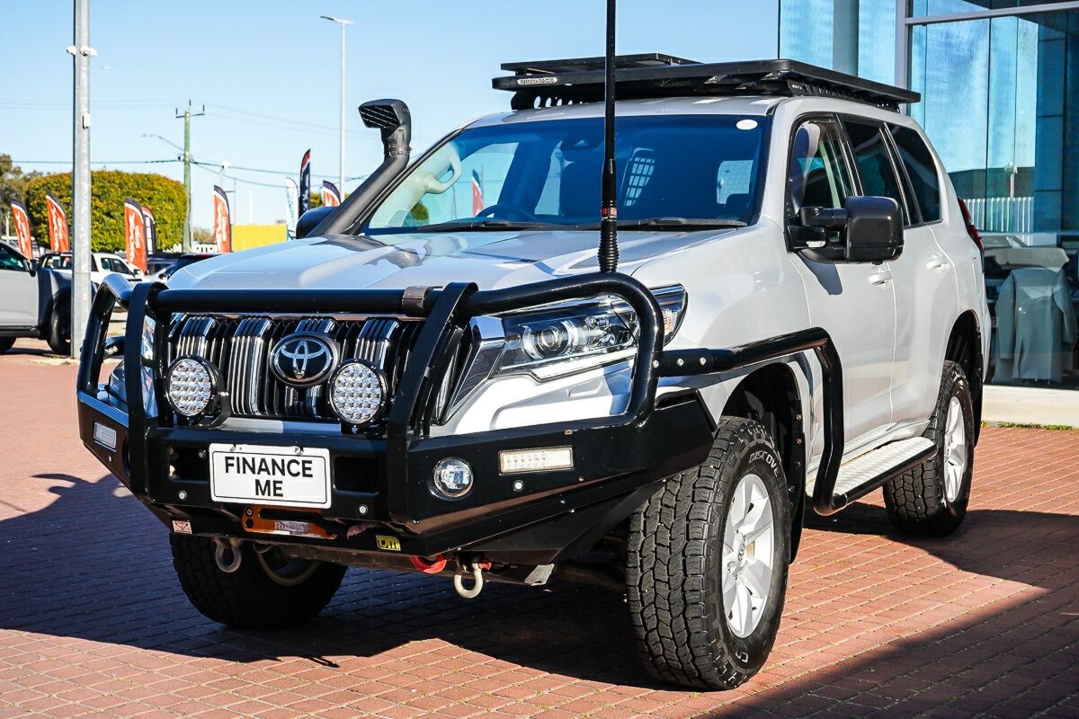 Toyota Landcruiser Prado image 4