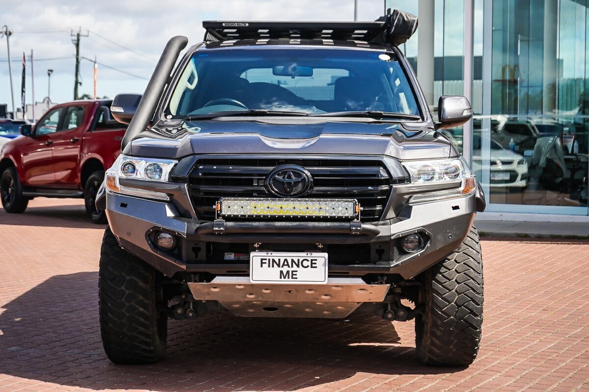 Toyota Landcruiser image 3