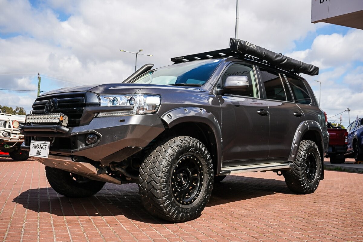 Toyota Landcruiser image 4