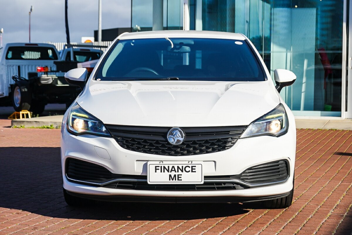Holden Astra image 3