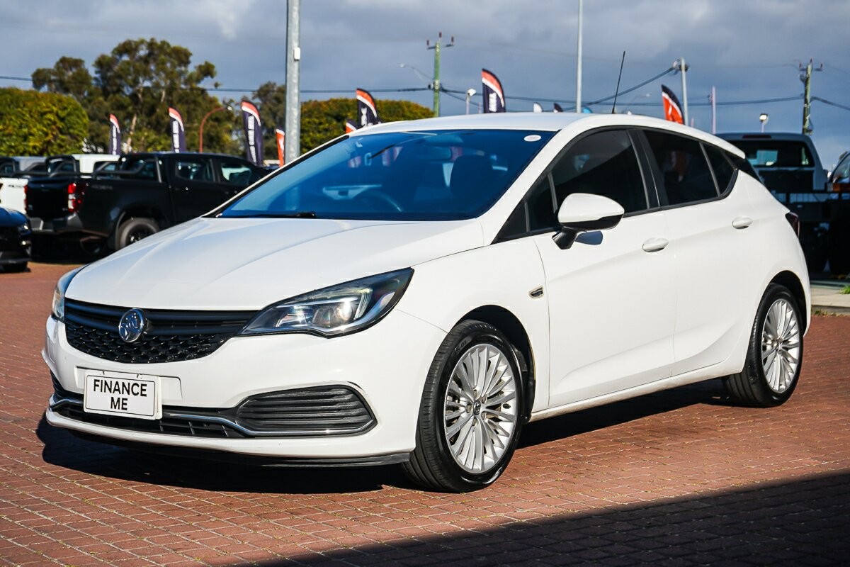 Holden Astra image 4
