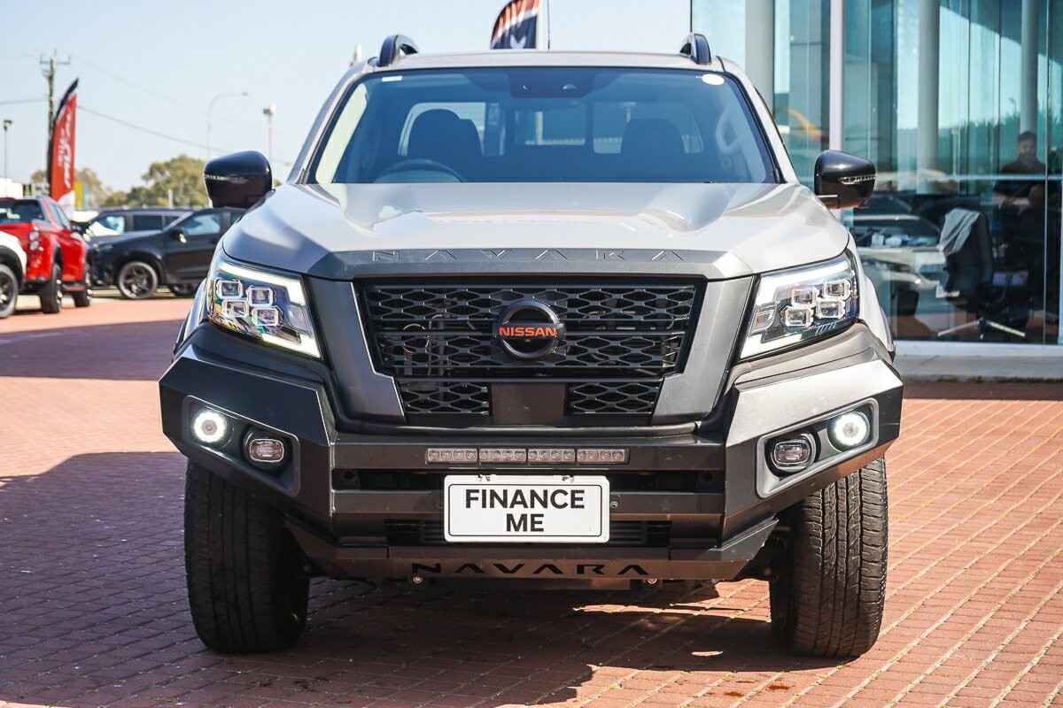 Nissan Navara image 3
