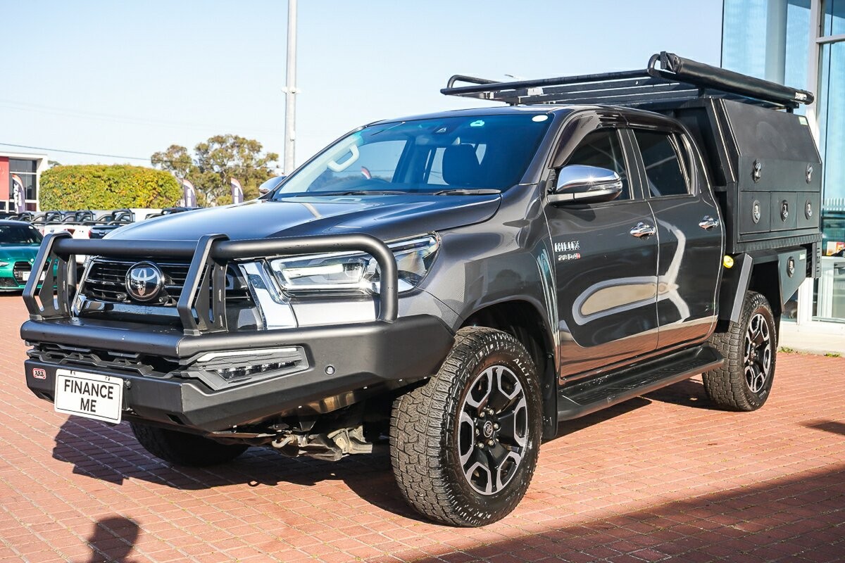 Toyota Hilux image 4