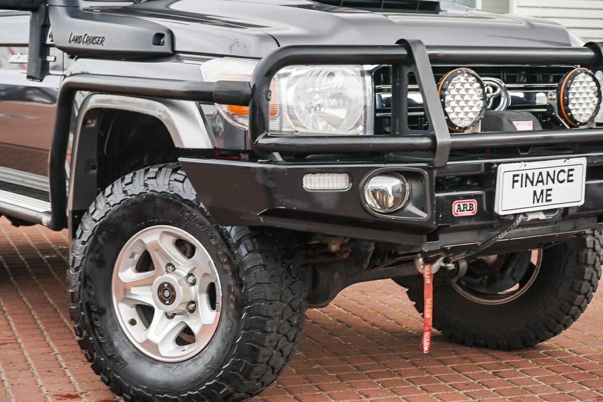 Toyota Landcruiser image 2