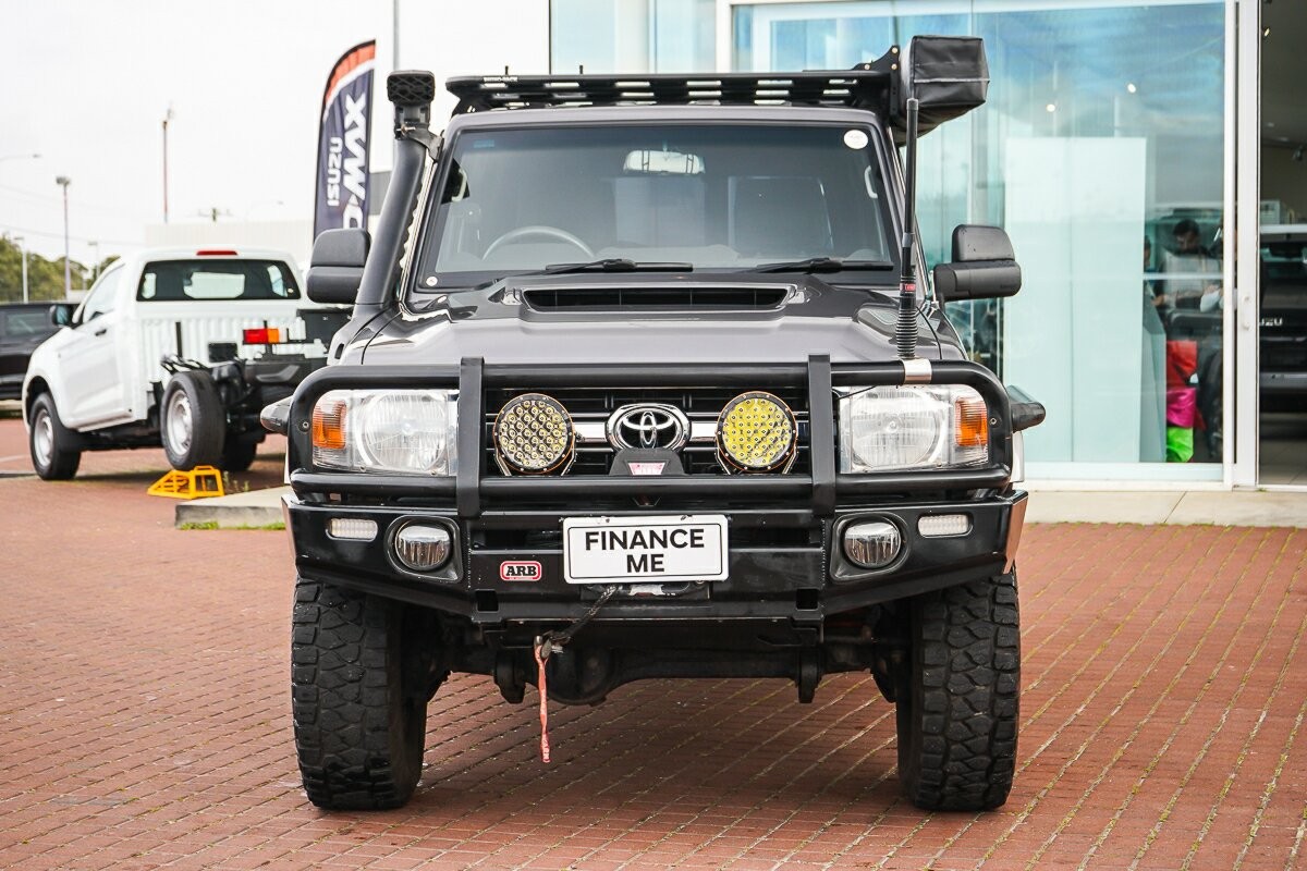 Toyota Landcruiser image 3