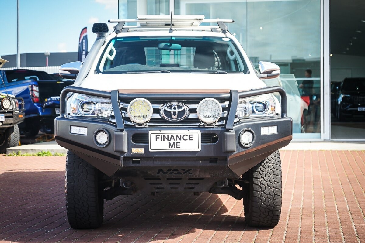 Toyota Hilux image 3