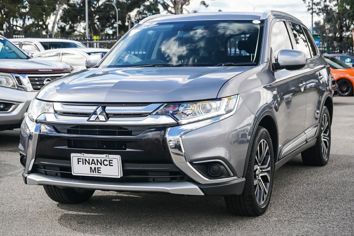 Mitsubishi Outlander image 4