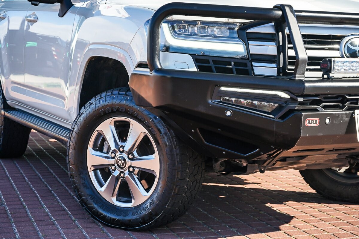 Toyota Landcruiser image 2