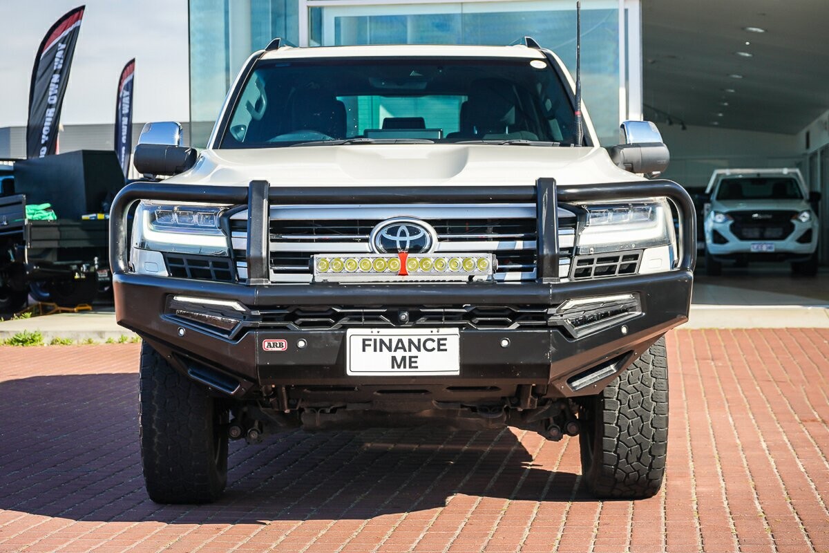 Toyota Landcruiser image 3
