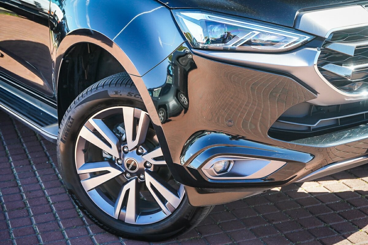 Isuzu Mu-x image 2