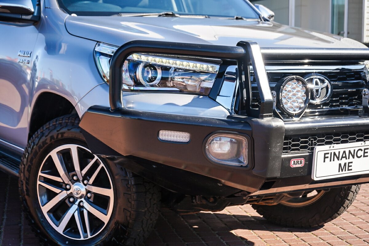 Toyota Hilux image 2