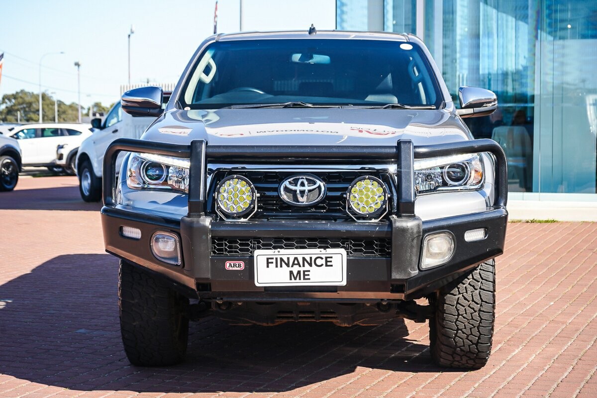 Toyota Hilux image 3